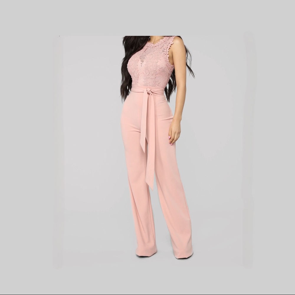 Jumpsuit with lace on top Color Blush pink